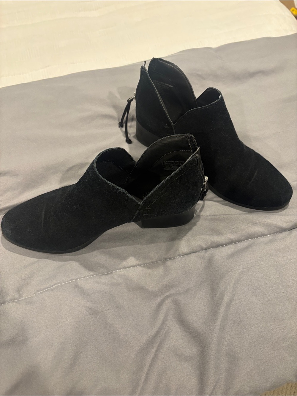 Kenneth Cole Reaction Women’s Suede Ankle Boots 7.5